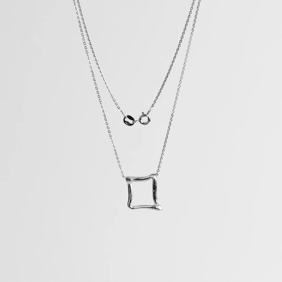 MOLD ART SQUARE EZÜST NYAKLÁNC