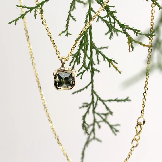 MOLD ART ZAFÍR KÖVES NYAKLÁNC 