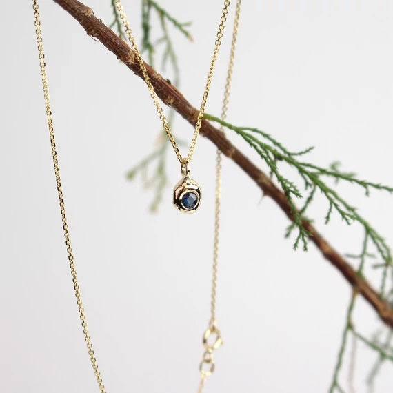 MOLD ART DORPS  ZAFÍR ARANY NYAKLÁNC