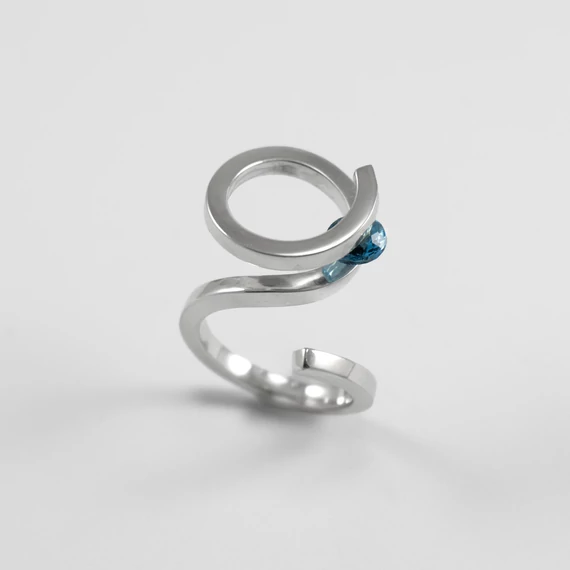 TWISTED FLOATING STONE EZÜST GYŰRŰ