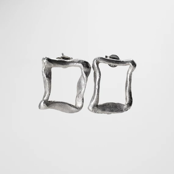 SQUARE ELEGANCE EZÜST FÜLBEVALÓ 